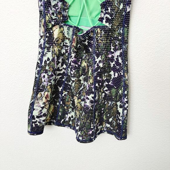 [Lululemon] Dancing Warrior Floral Sport Pistachio Workout Tank Built In Bra 4 - Picture 5 of 10